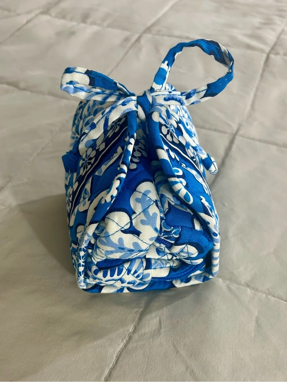 Vera Bradley Blue & White Floral Quilted Jewelry/Cosmetic Organizer Travel Pouch